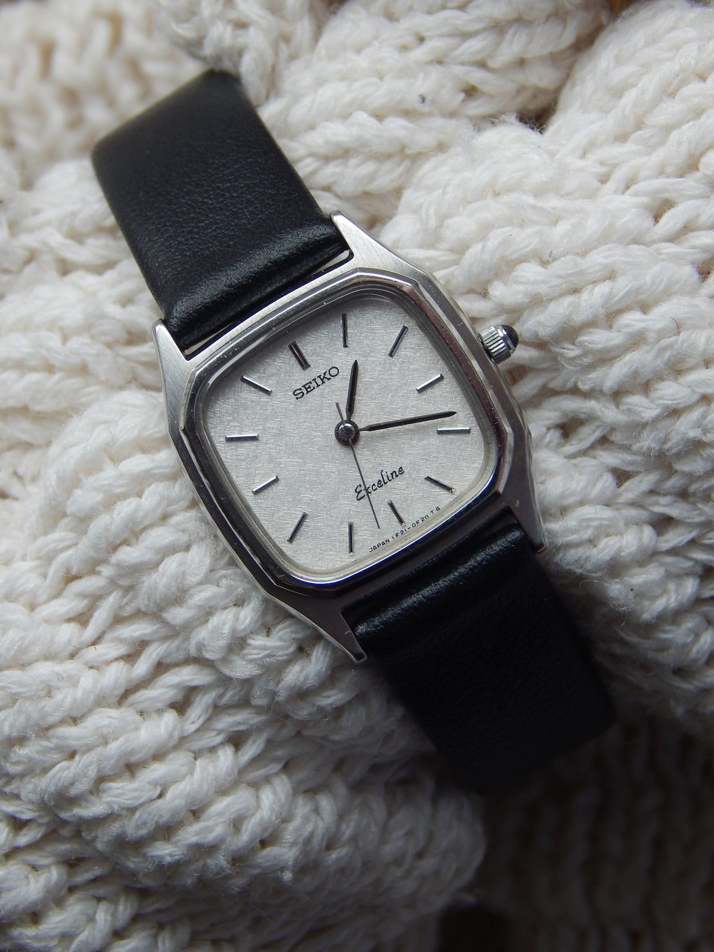 Seiko 1F21-5B10 Snowflake dial