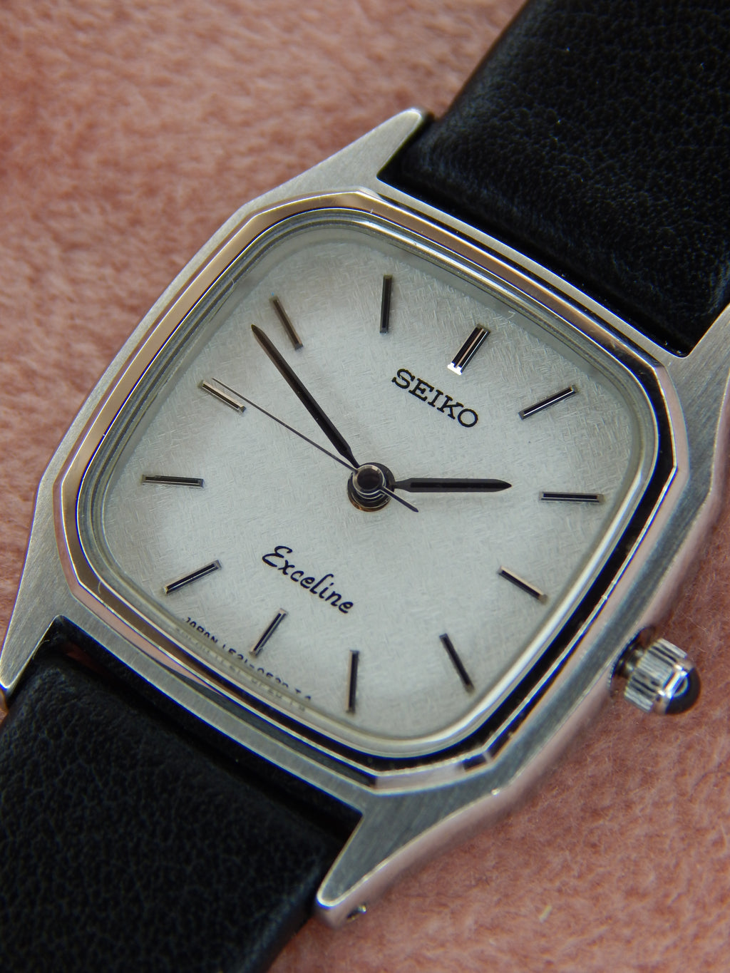 Seiko 1F21-5B10 Snowflake dial
