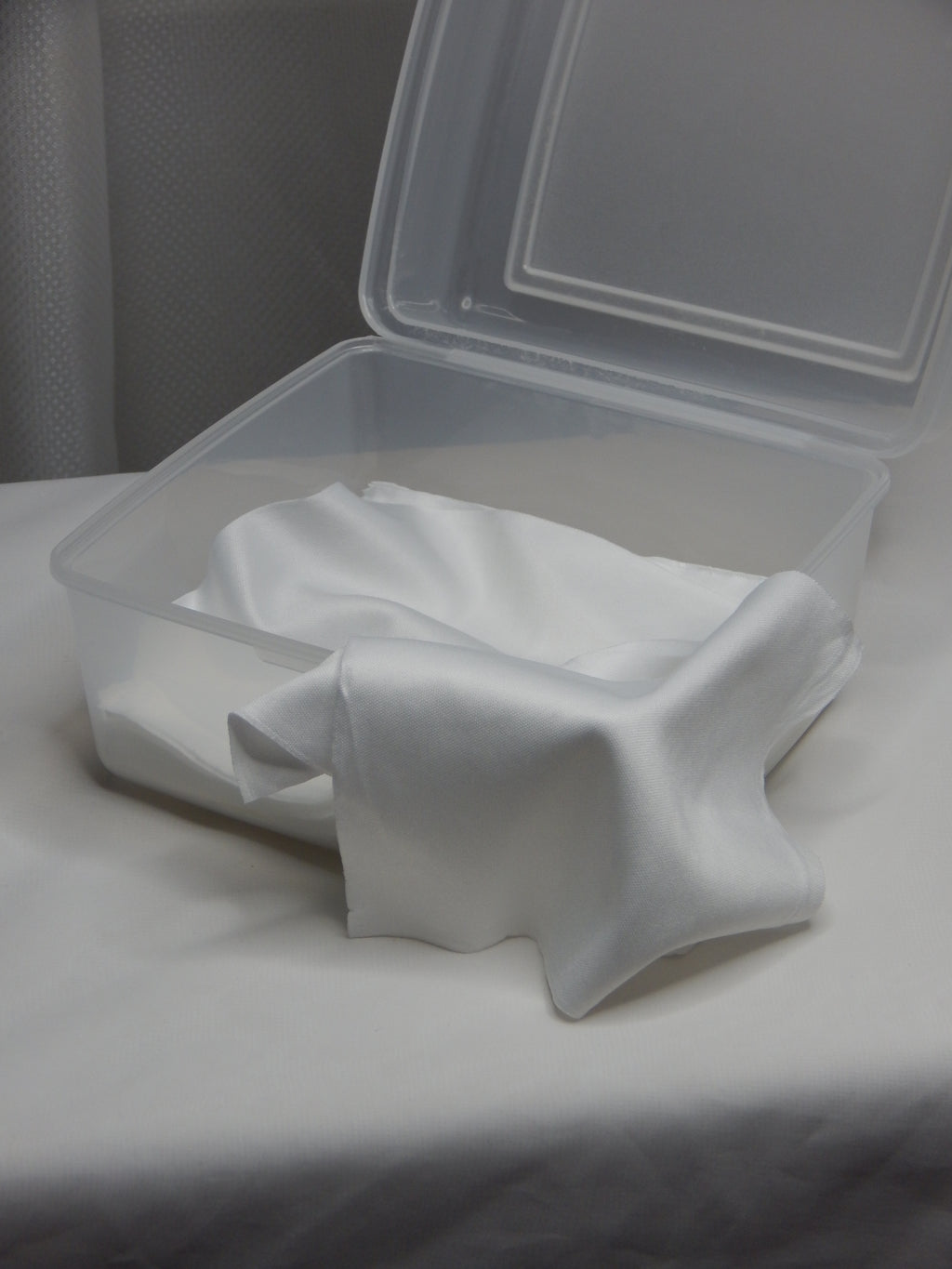 Single use microfiber cloth package, 10cm x 10cm size, 100 pieces