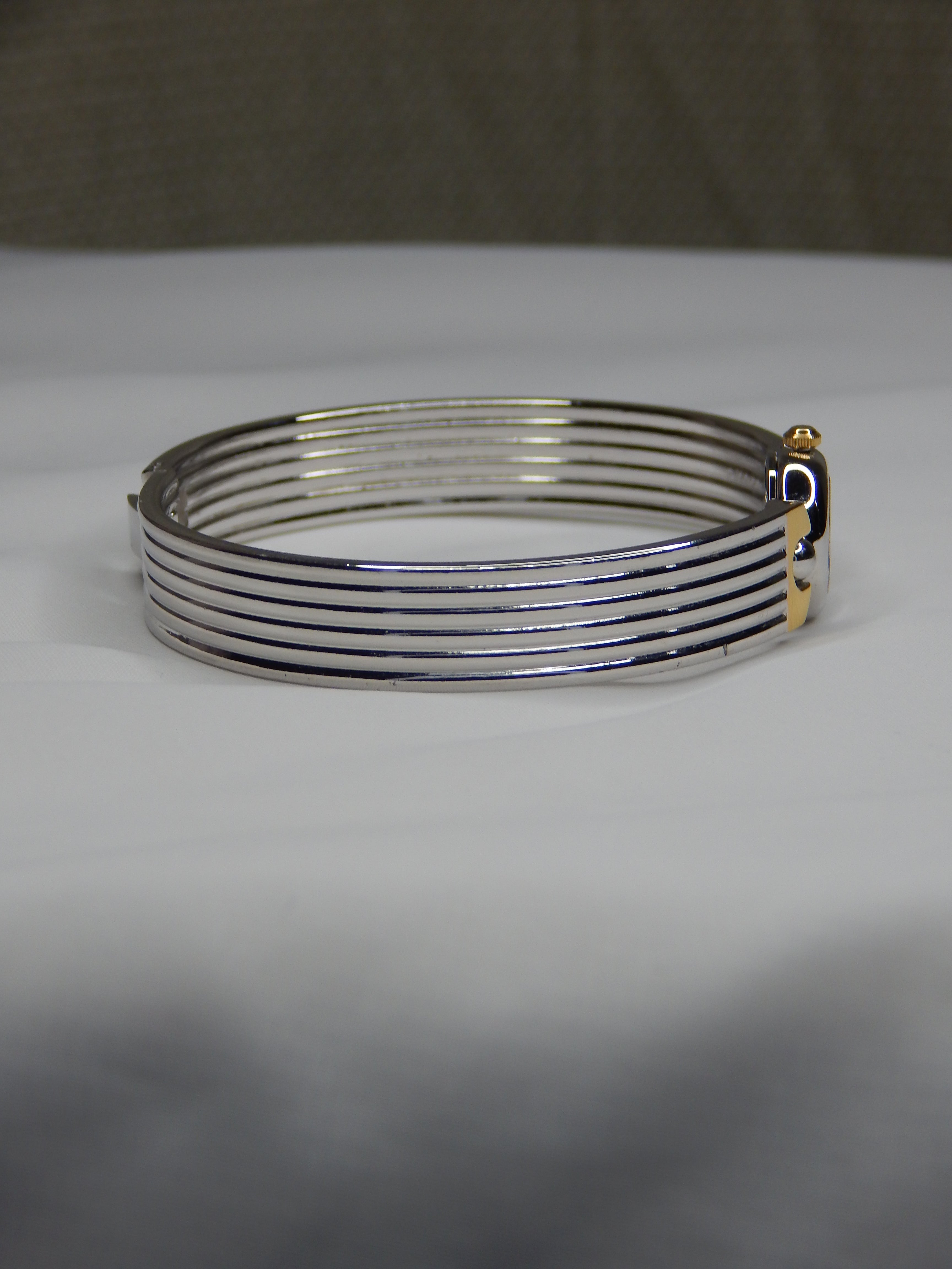 Seiko vintage bracelet watch 1E20-0380 made in february 1996