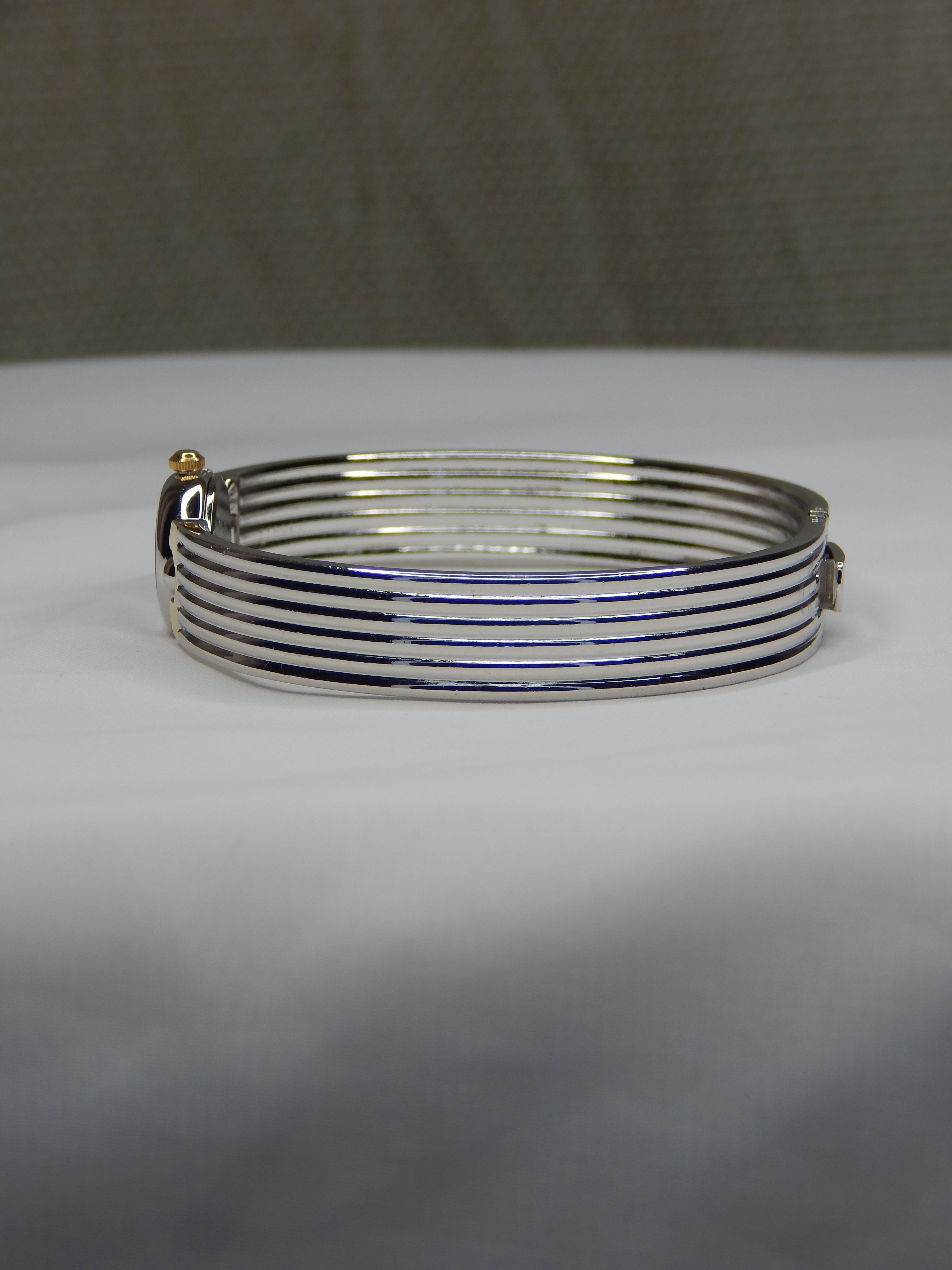 Seiko vintage bracelet watch 1E20-0380 made in february 1996