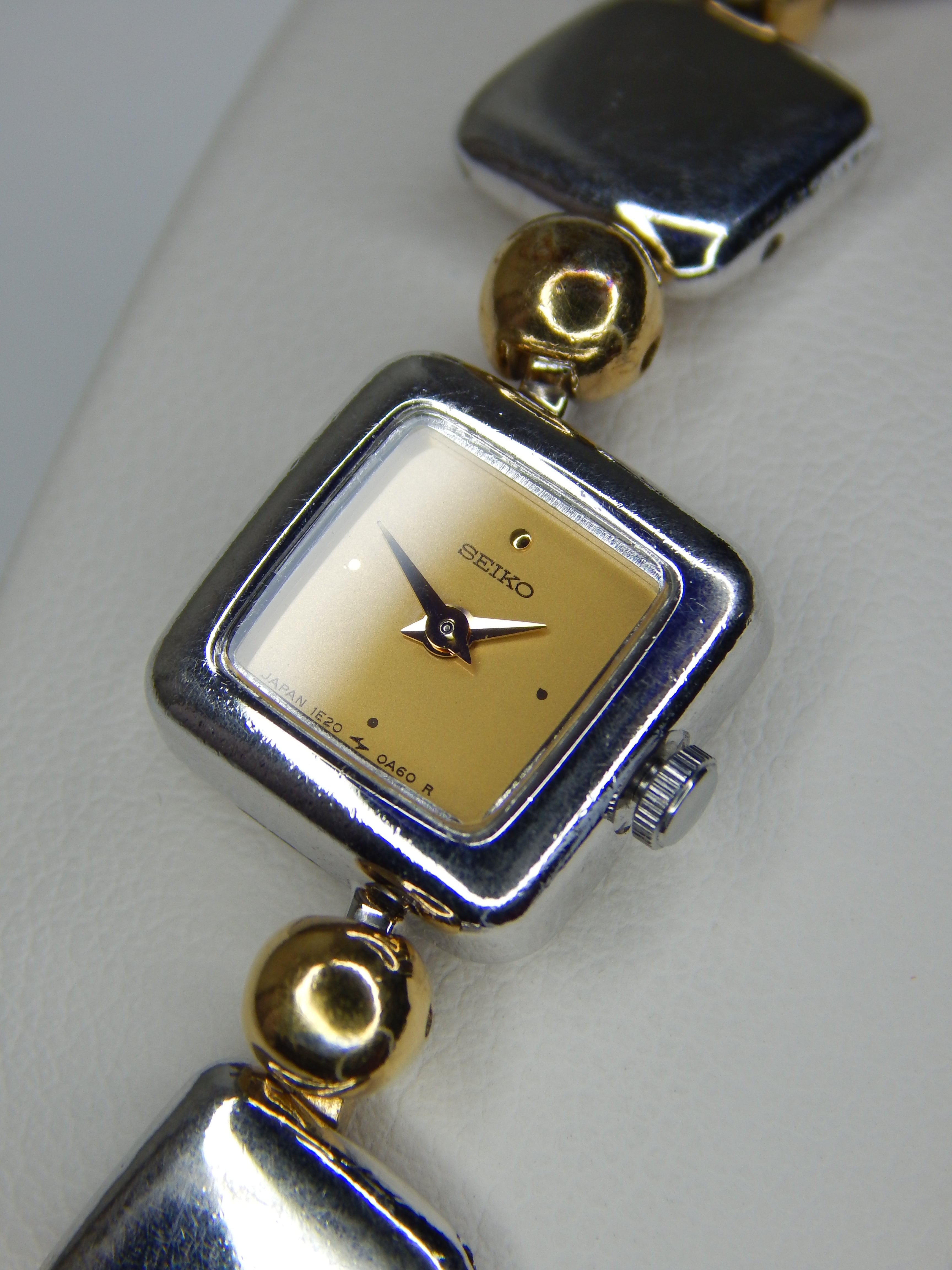 Seiko "Cubie" 1E20-5A00 made in July 1996